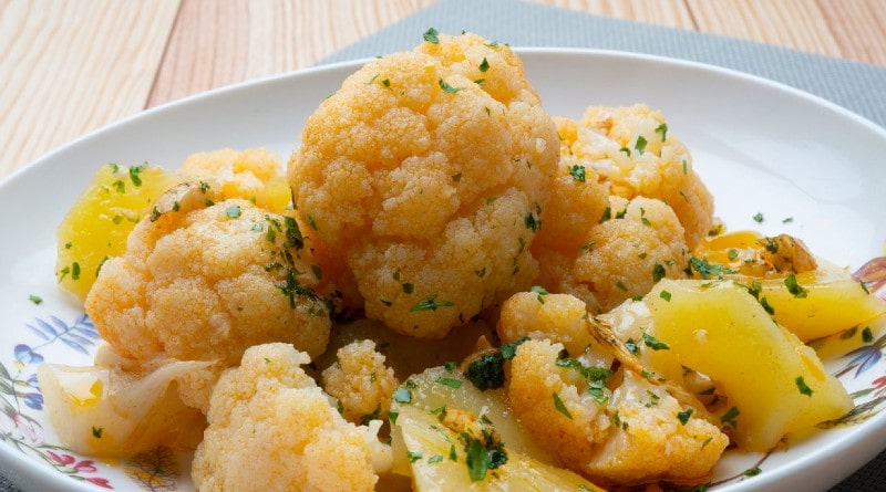 Coliflor con patatas al pimentón