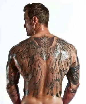 Tatuaje en la espalda hombre
