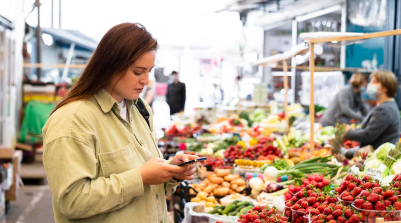 Hasta qué hora está abierta la tienda de alimentos más cercana
